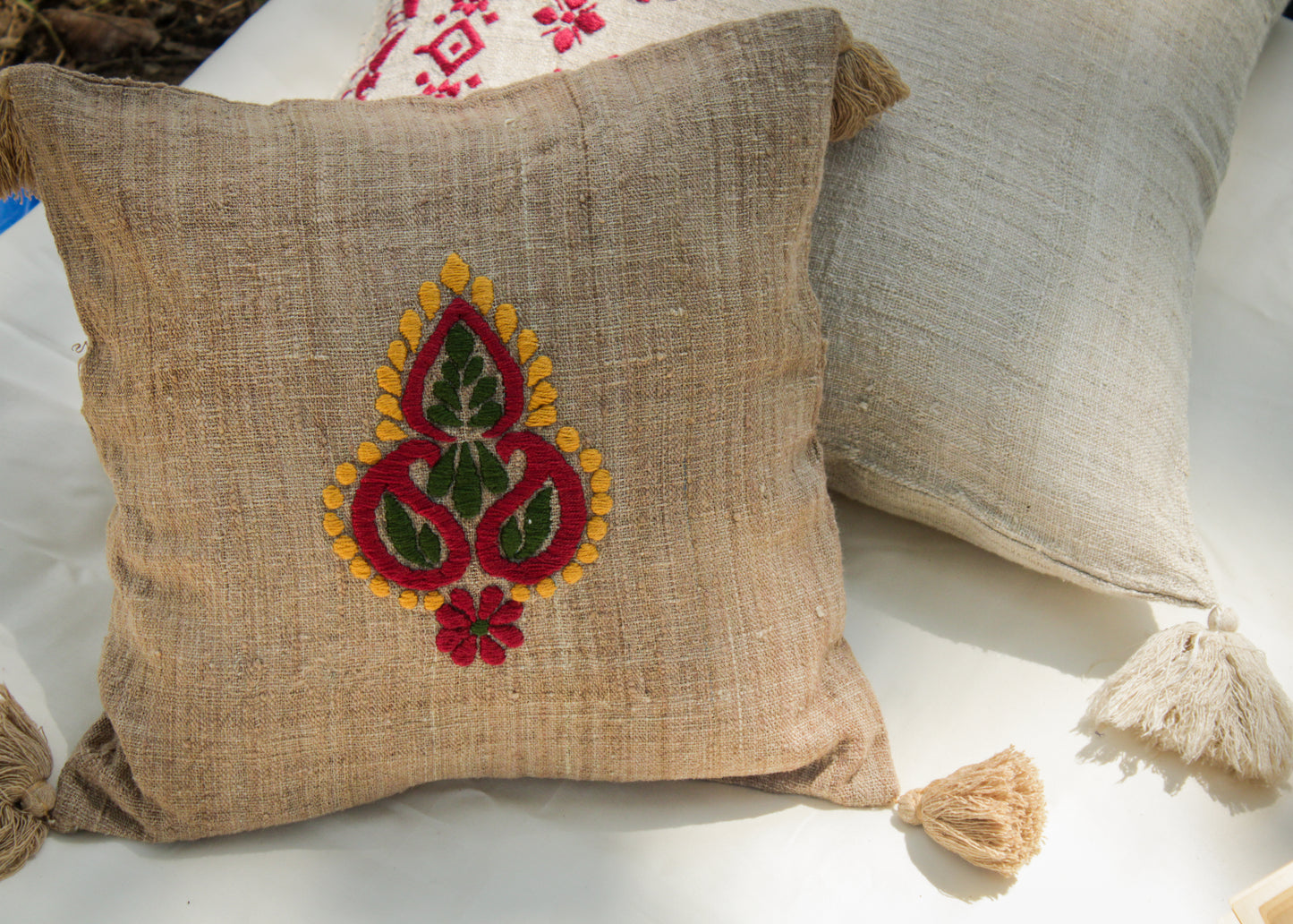 Kolka- Paisley Eri Silk Cushion Covers - TATI 