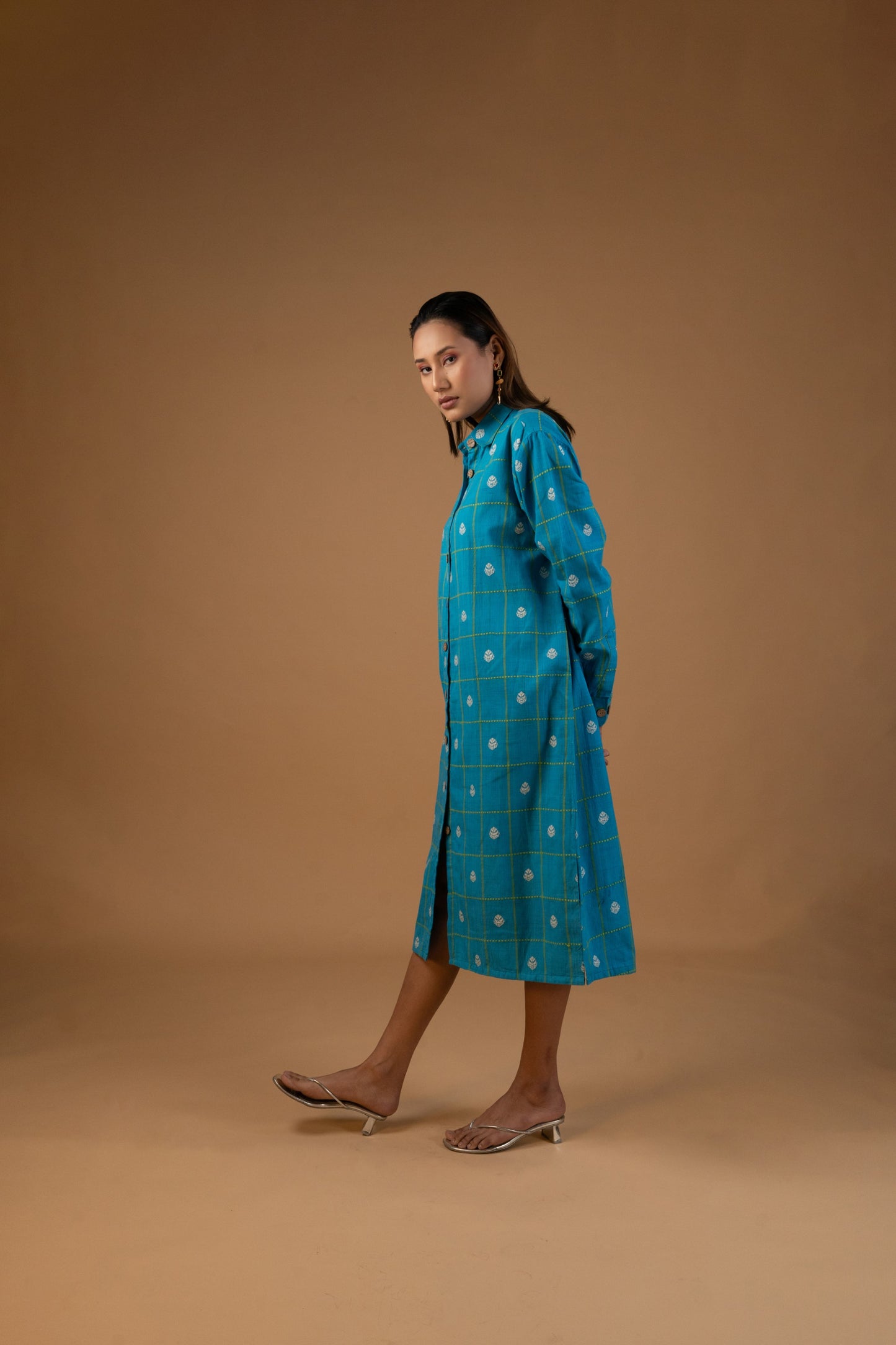 Akakhi (আকাশী) Relaxed Fit Midi Shirt Dress