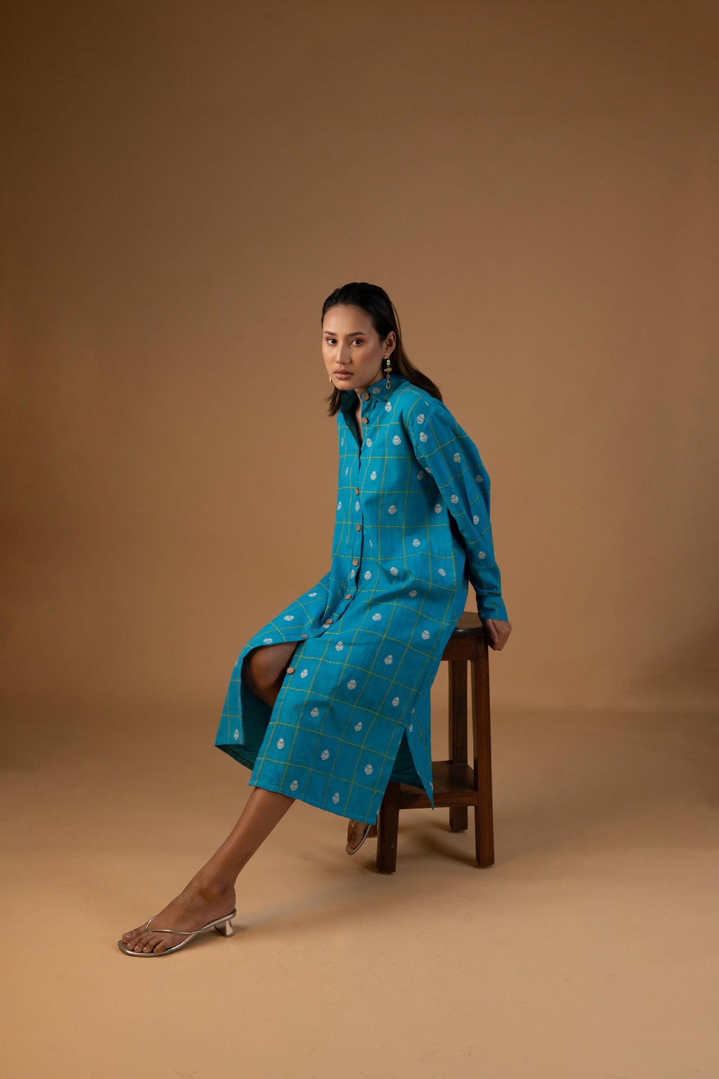 Akakhi (আকাশী) Relaxed Fit Midi Shirt Dress
