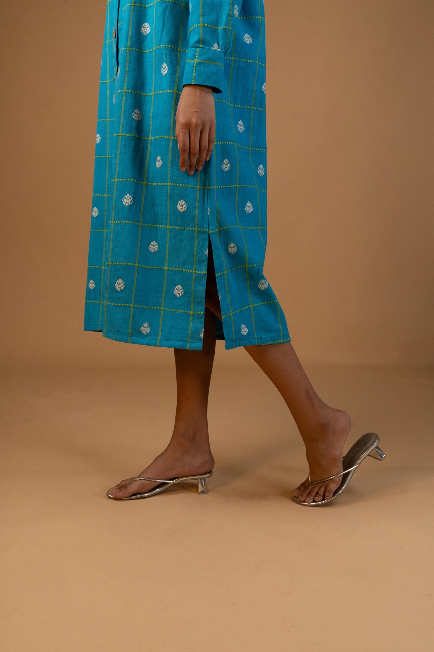 Akakhi (আকাশী) Relaxed Fit Midi Shirt Dress