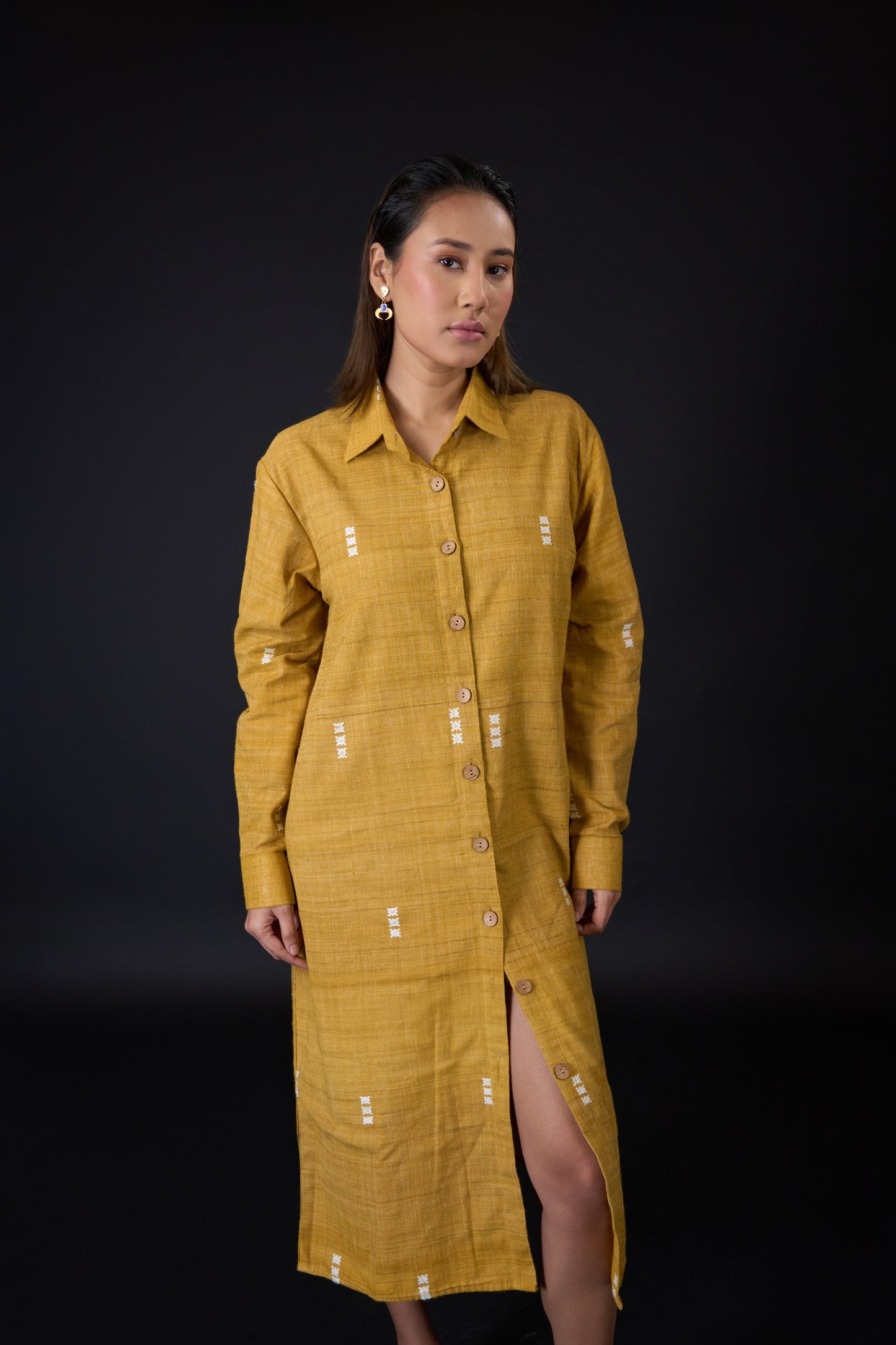 Hunali (সোণালী) Relaxed Fit Midi Shirt Dress